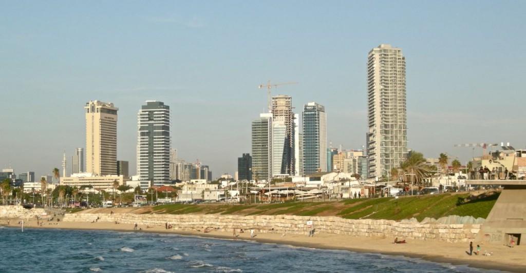 Precis så här hade jag föreställt mig Tel Aviv: Nybyggt, ljust och havsnära.